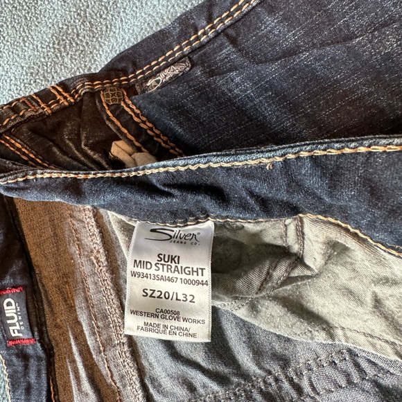 Silver women’s jeans size 20w. Hemmed to 30.5” - Picture 3 of 5